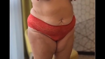 A Mature Woman Indulges In Anal Fingering And Achieves Solo Satisfaction